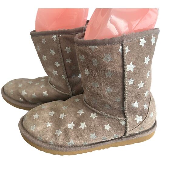 GUC Ugg Classic Short Boots Stars Chestnut Brown Fleece Lined Suede Size 4 - Picture 1 of 8